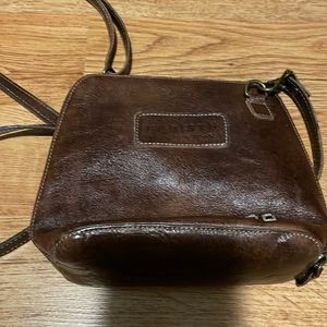 BedStu Ventura - leather cross body bag